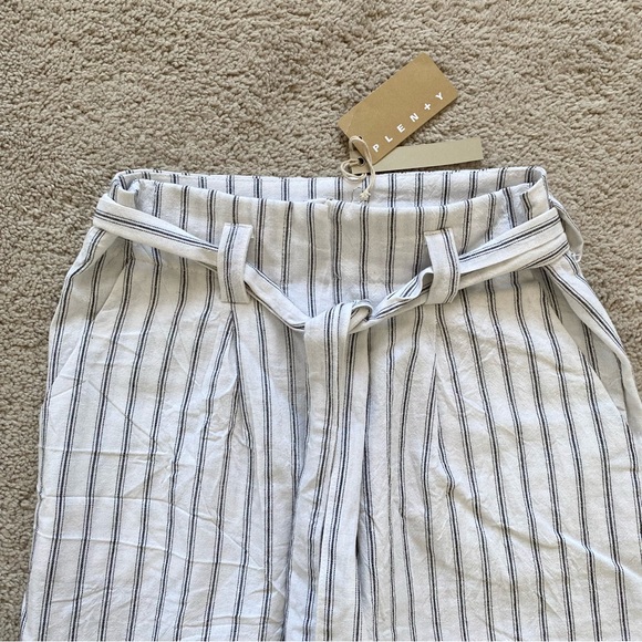 BNWT Monk & Lou White High Rise Pinstripe Paperbag Waist Pants - Picture 5 of 14